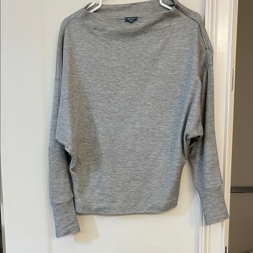 Elegant Gray Women's Sweatshirt